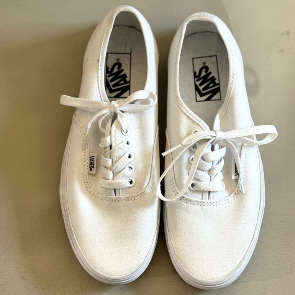 NEW Vans Classic White Lace-Up Sneakers